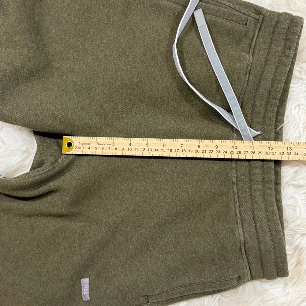 Figs Fleece Men’s Off Shift Relaxed Jogger Sweatpants
